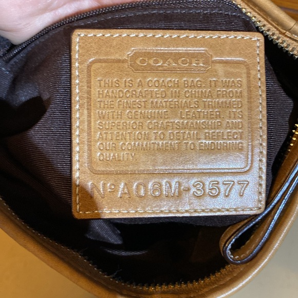 Vintage Coach Signature “C” crossbody bag - Picture 3 of 10